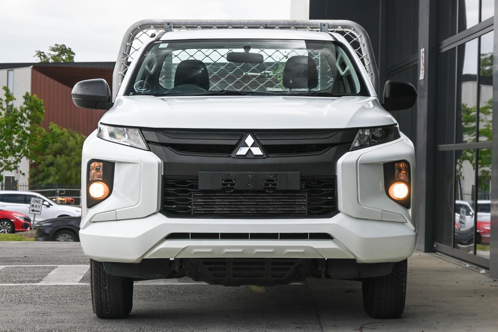 Mitsubishi Triton image 2