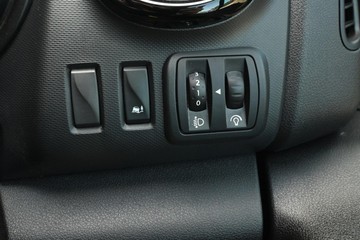 https://dvg-vehicle-assets.s3.amazonaws.com/U15799/dvjvlv97bjomec4m5h006i46f.jpg