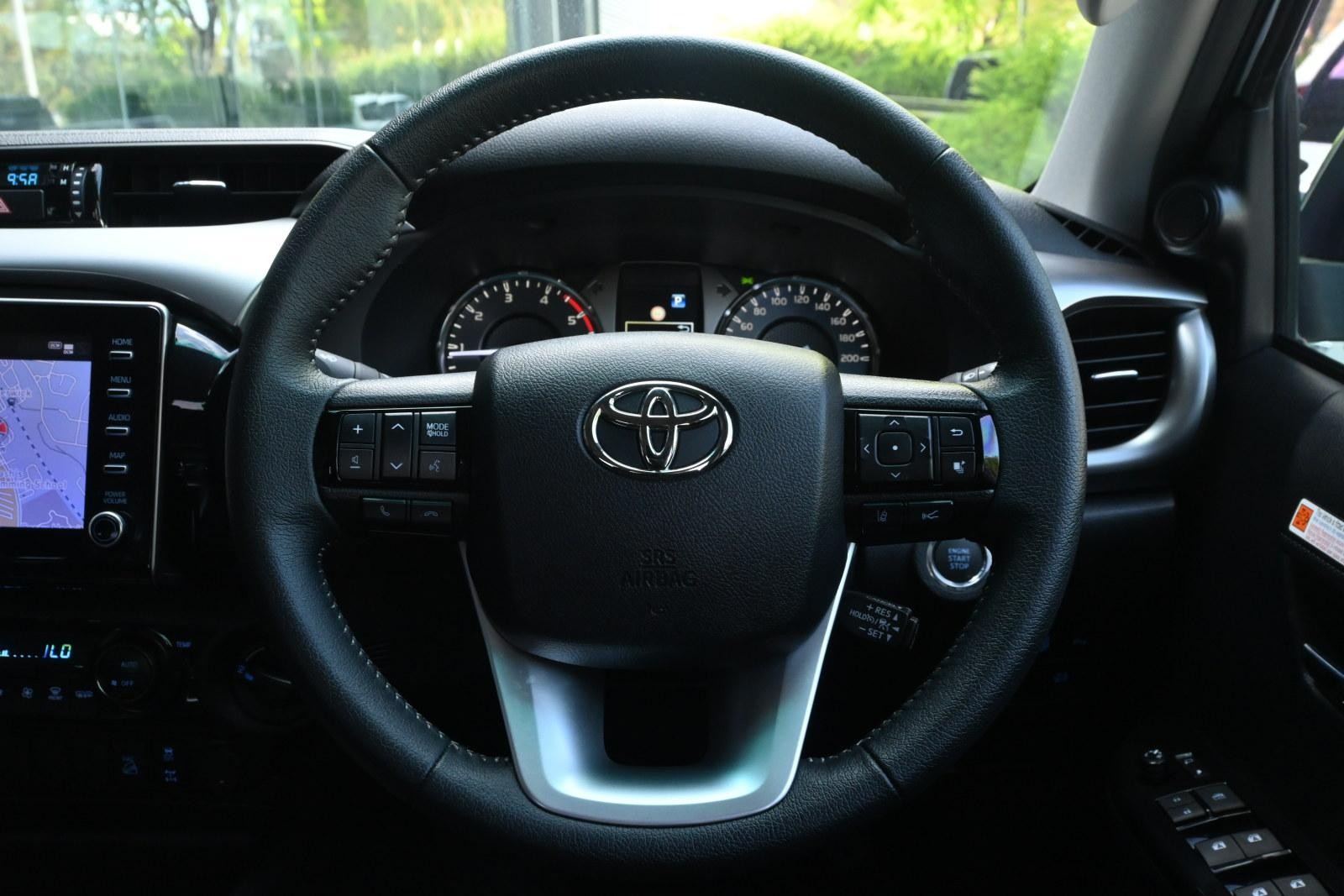 Toyota Hilux image 4