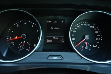 https://dvg-vehicle-assets.s3.amazonaws.com/U15830/aa1896pdkfere86l0q80vuwga.jpg