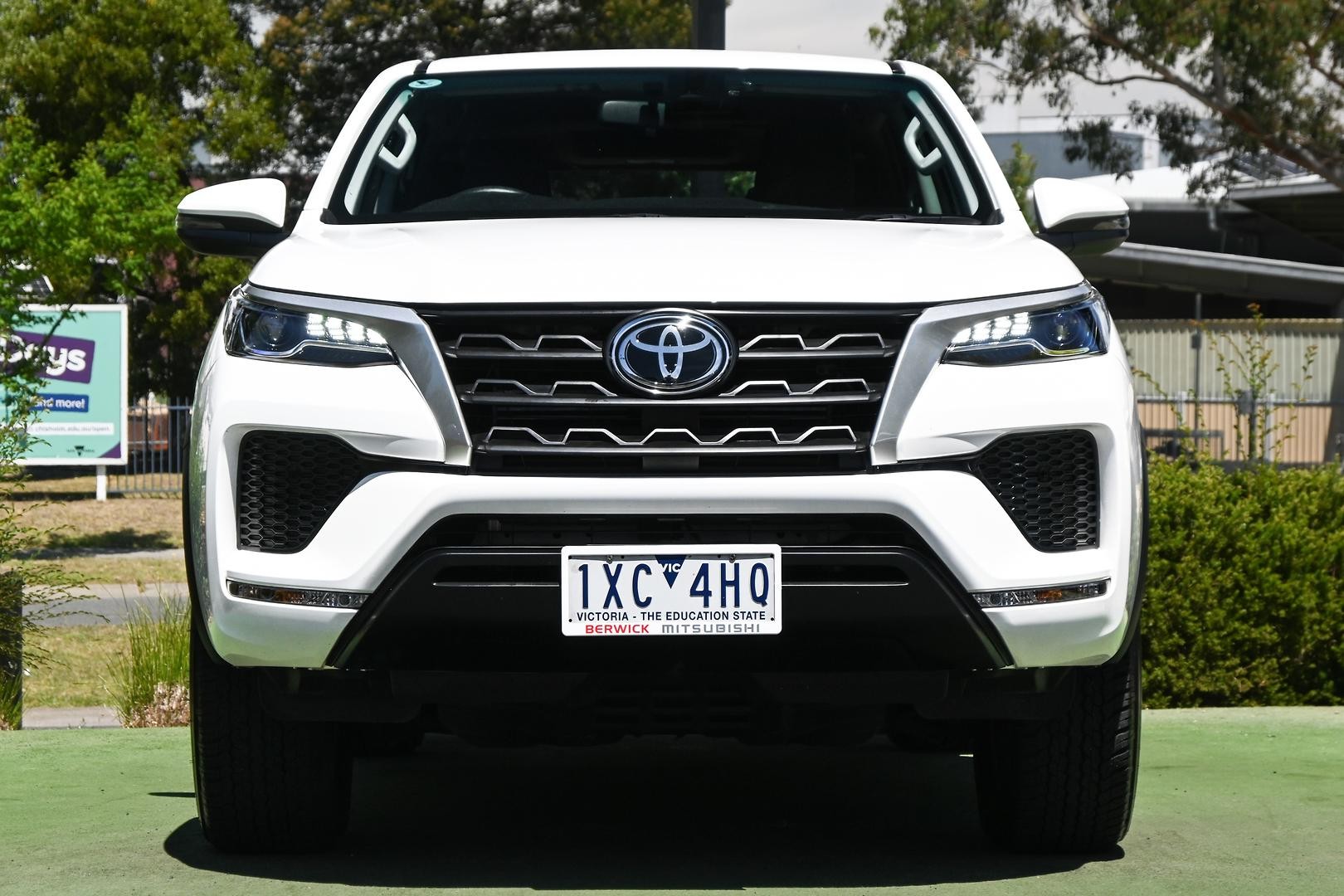 Toyota Fortuner image 2