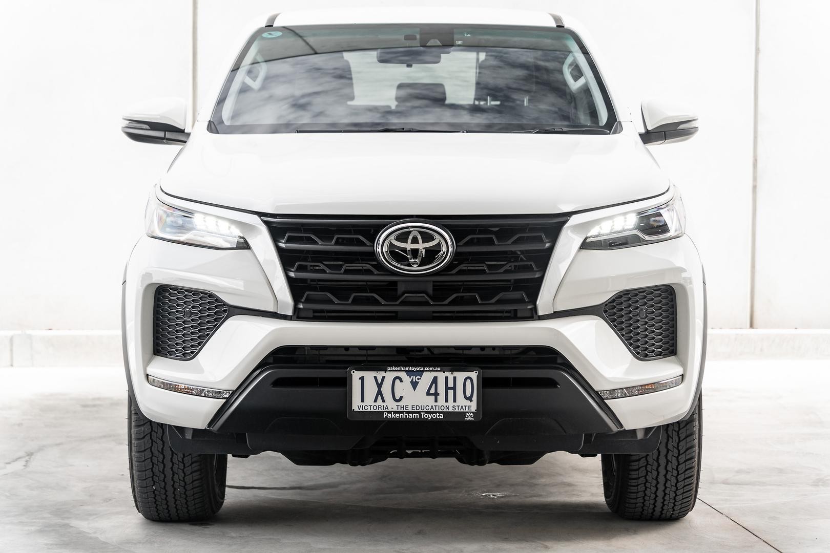 Toyota Fortuner image 2