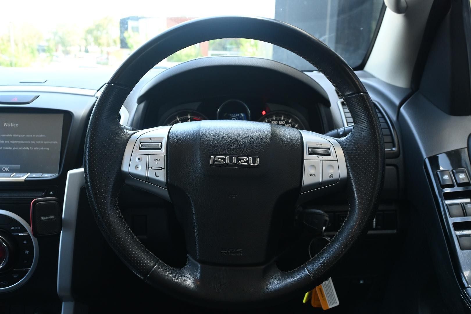 Isuzu Mu-x image 4