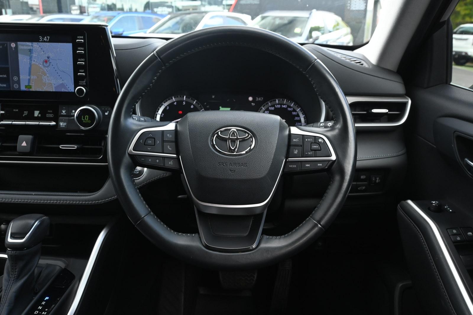 Toyota Kluger image 4