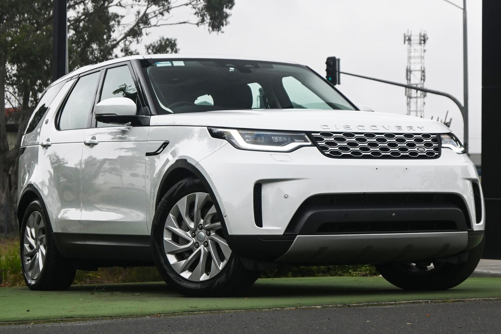 Land Rover Discovery image 1