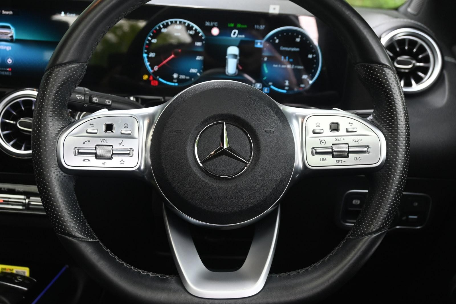 Mercedes Benz Gla-class image 4