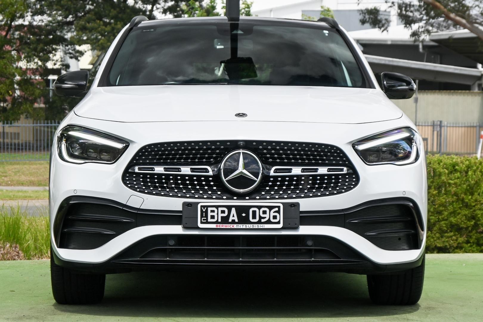 Mercedes Benz Gla-class image 2