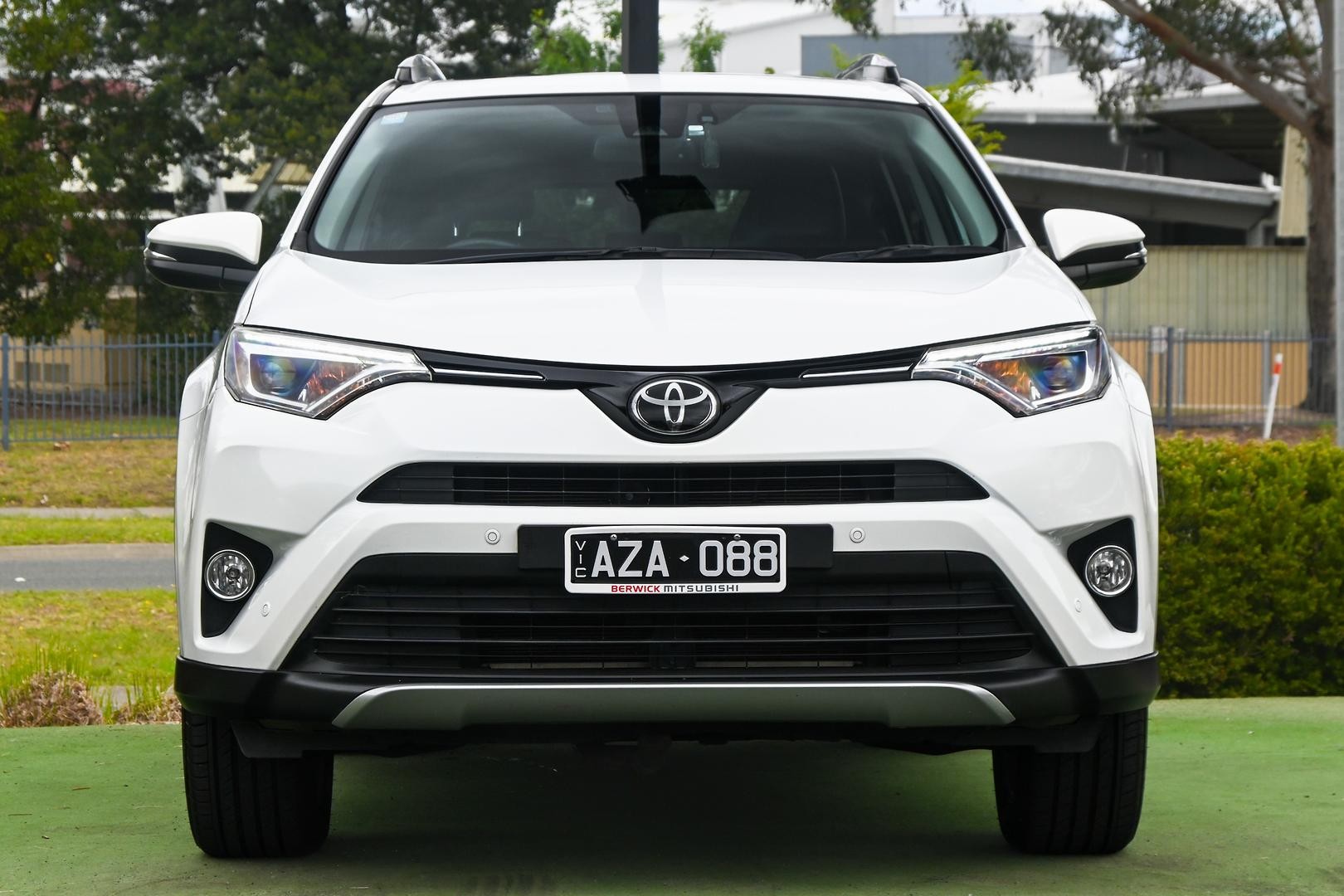 Toyota Rav4 image 2