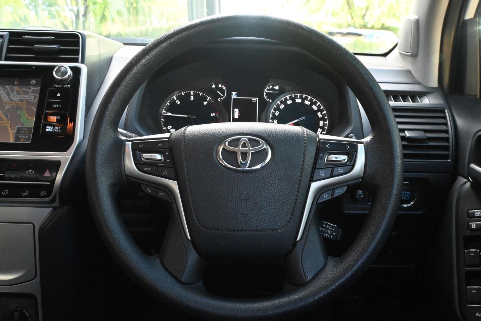 Toyota Landcruiser Prado image 4