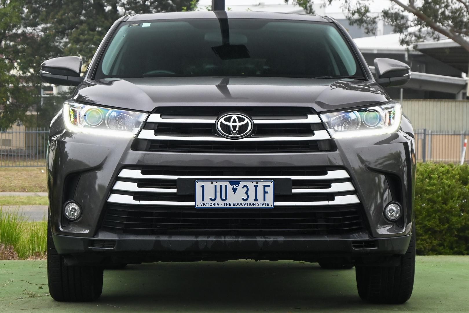 Toyota Kluger image 2