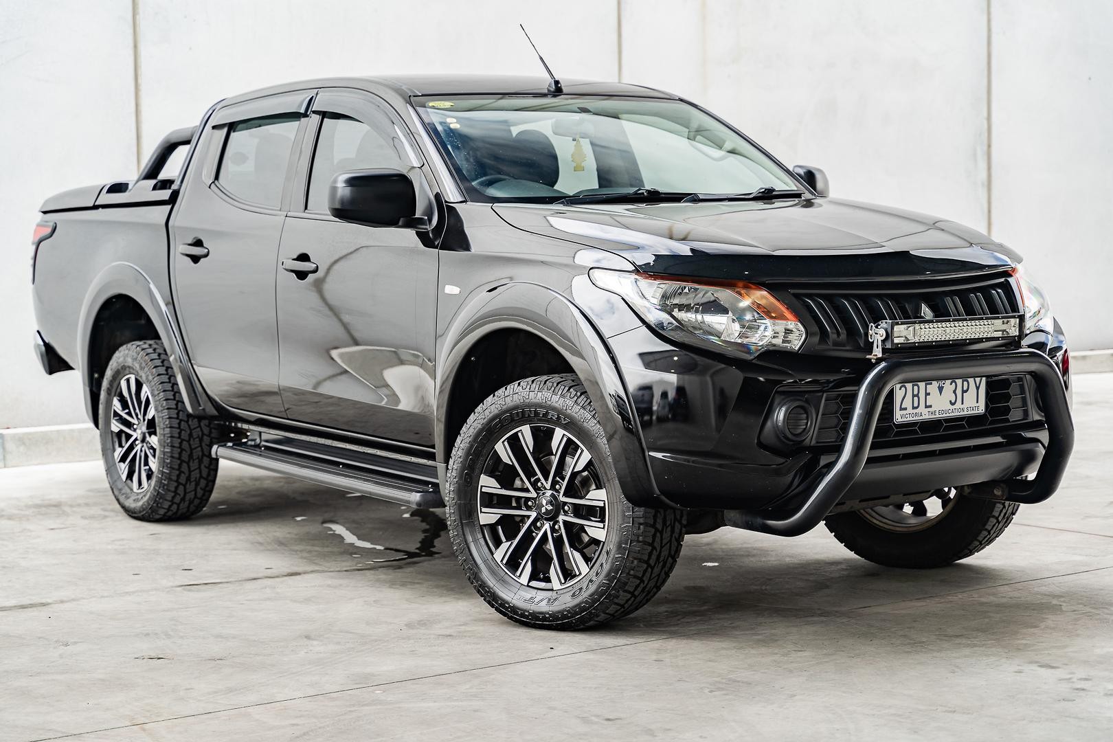 Mitsubishi Triton image 1