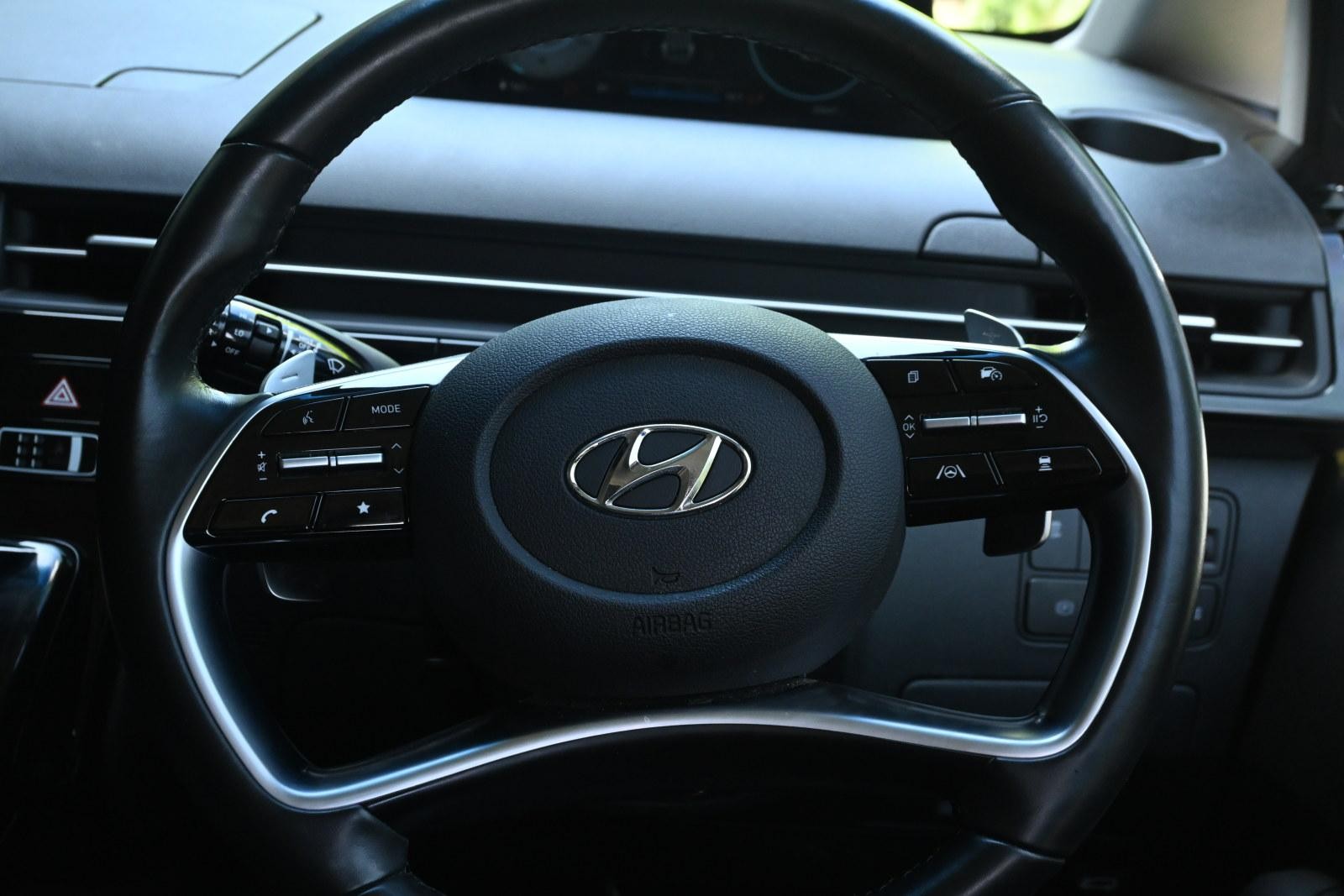 Hyundai Staria image 4