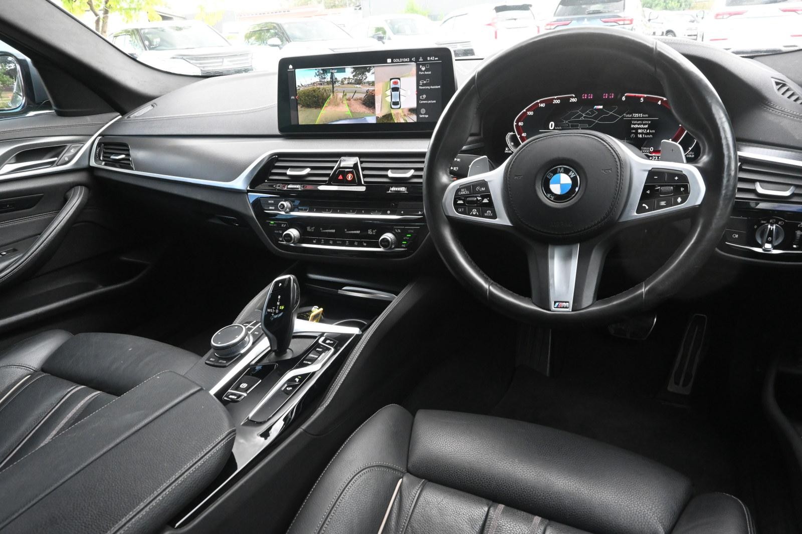 BMW 5 Series image 3