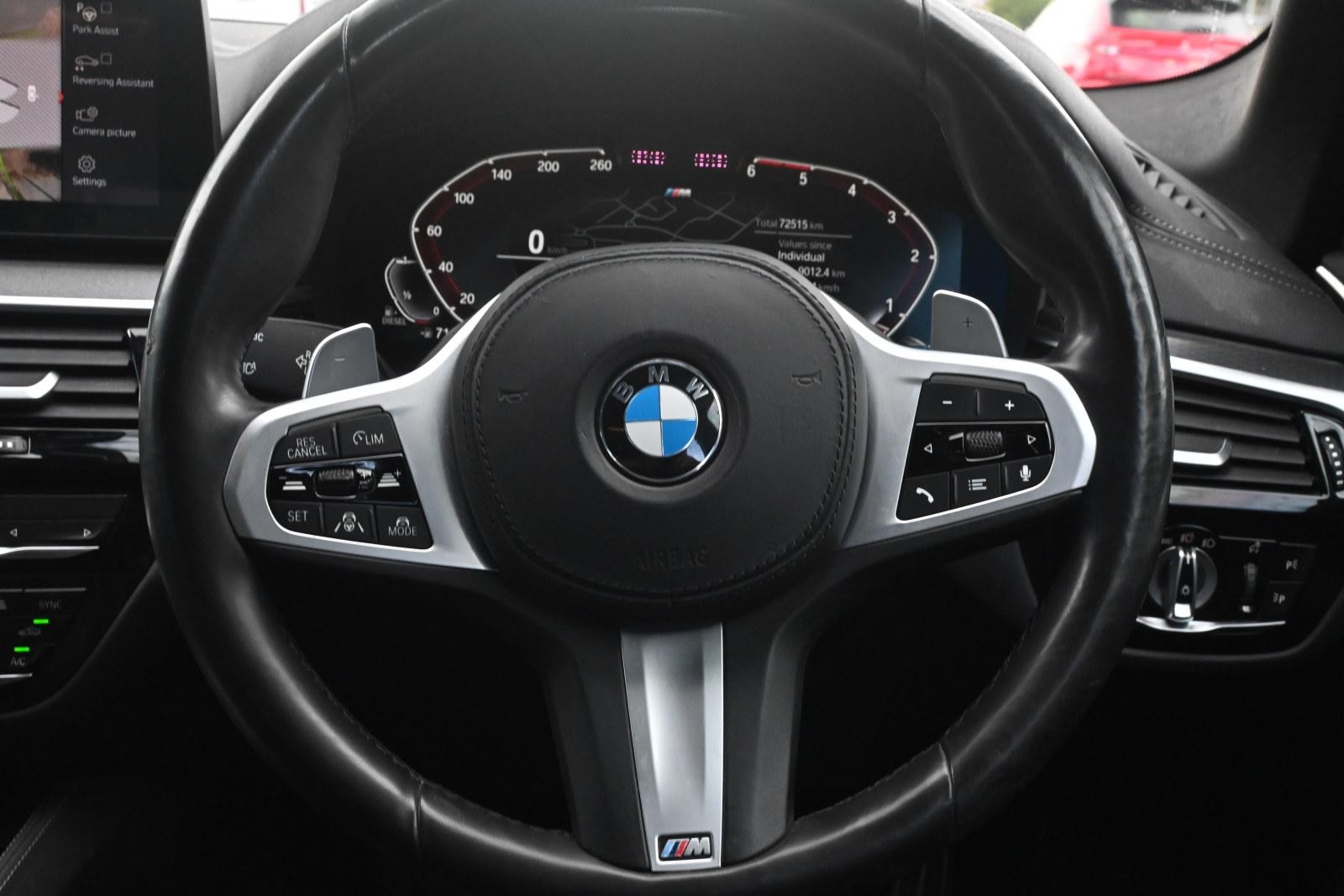 BMW 5 Series image 4