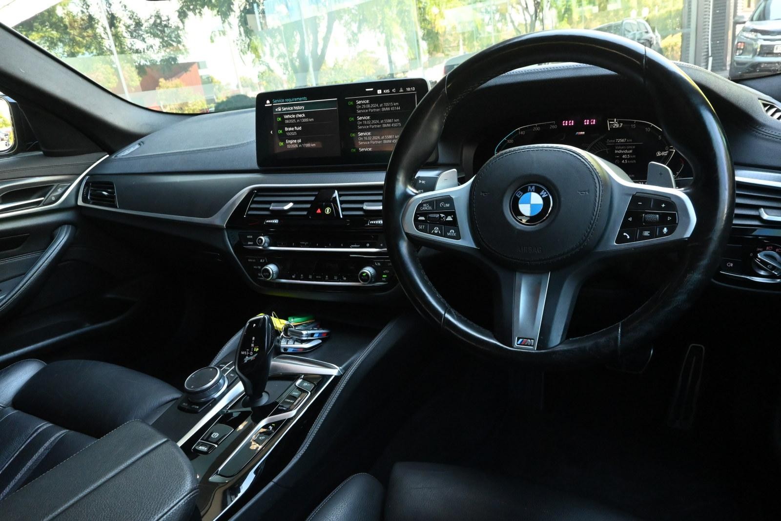 BMW 5 Series image 3