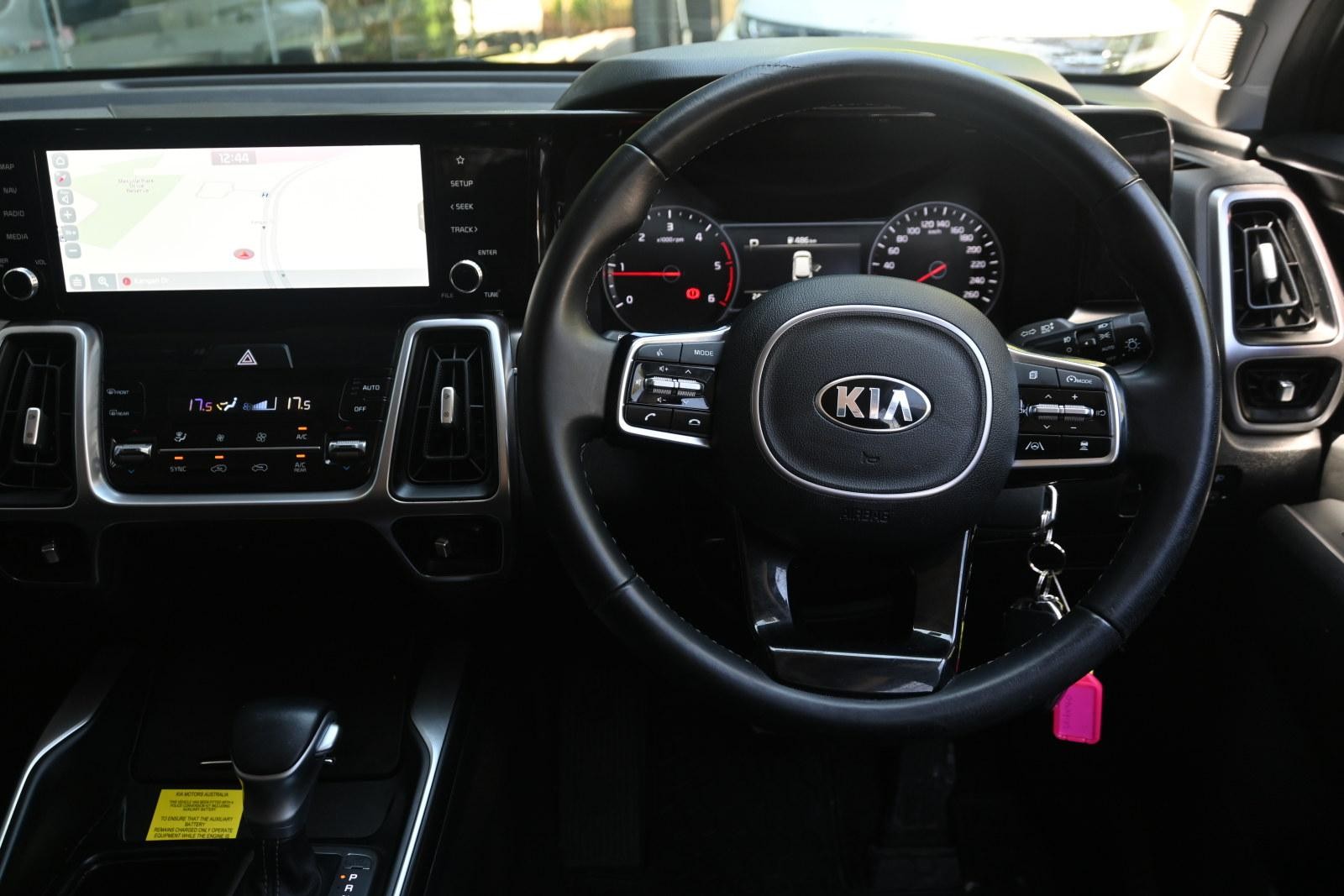 Kia Sorento image 4