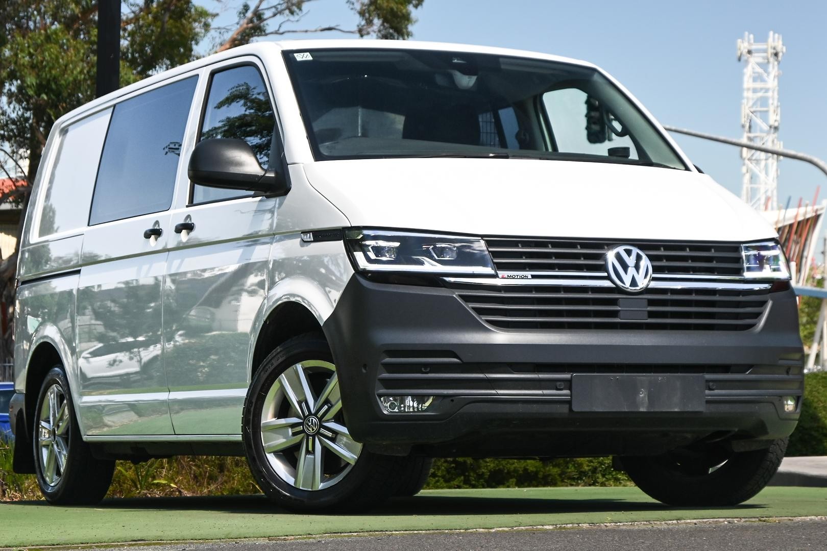 Volkswagen Transporter image 1