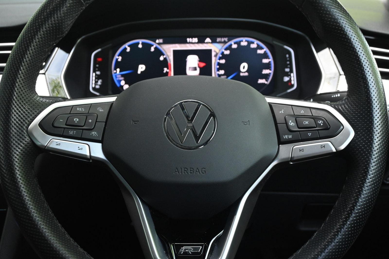 Volkswagen Passat image 4