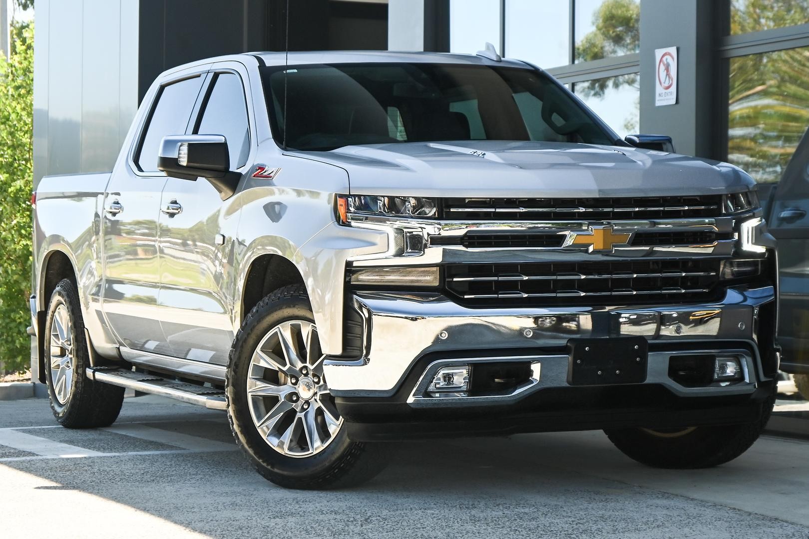 Chevrolet Silverado image 1