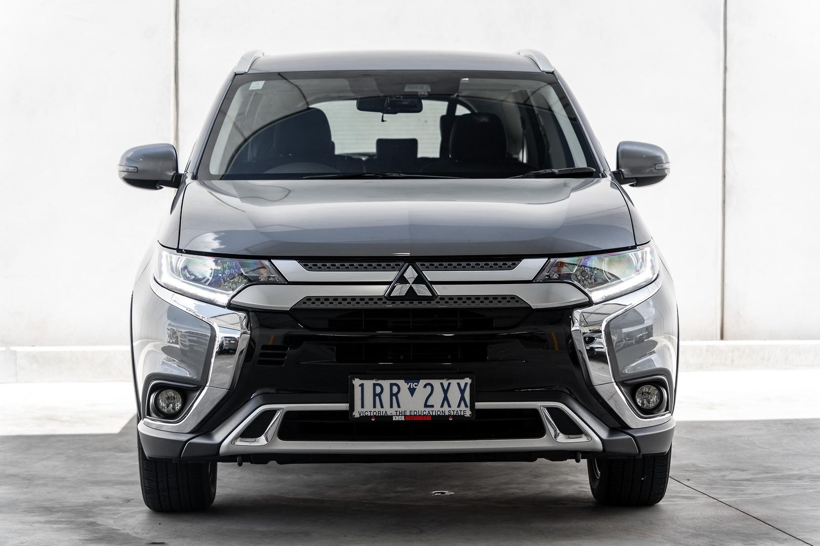 Mitsubishi Outlander image 2