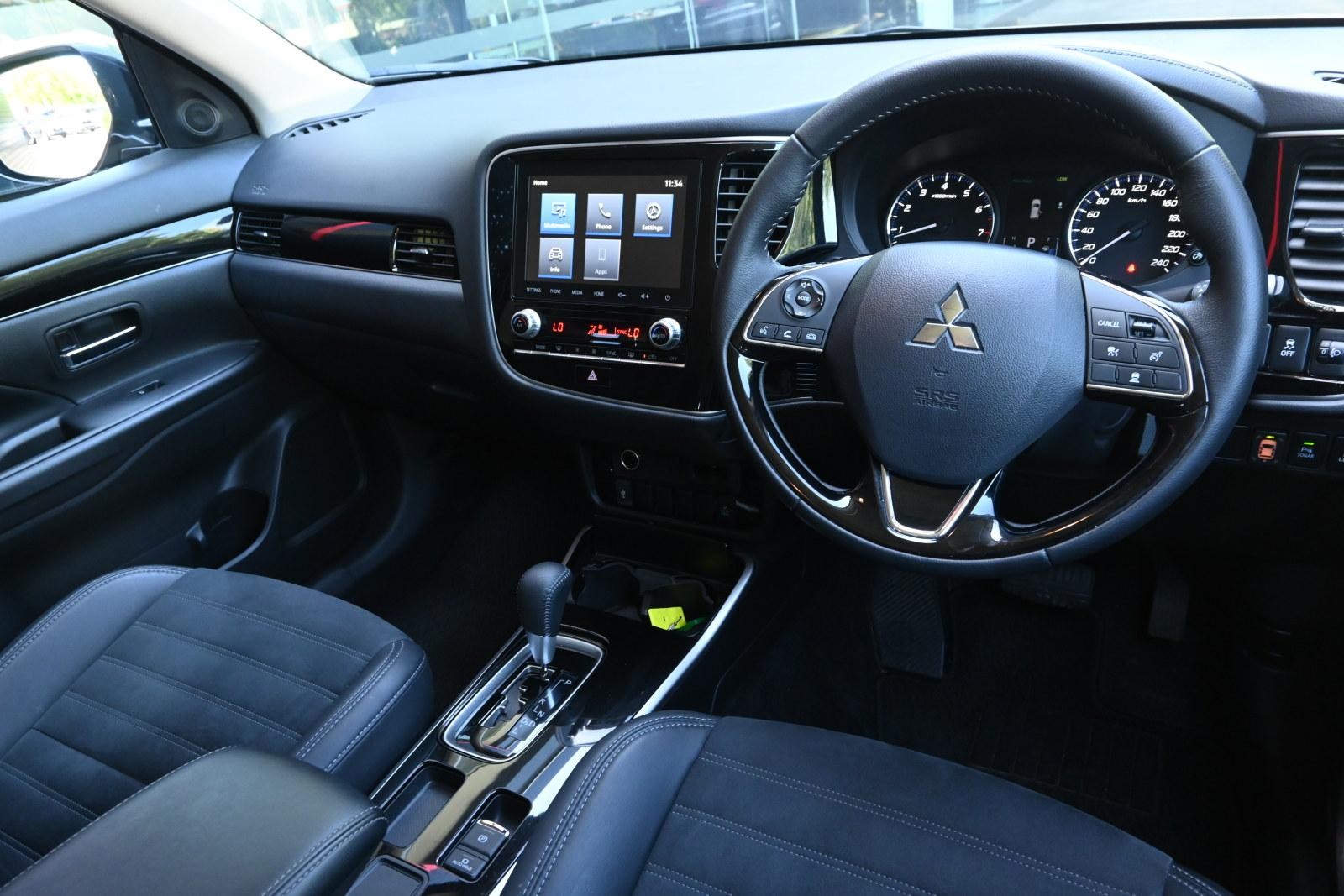 Mitsubishi Outlander image 3