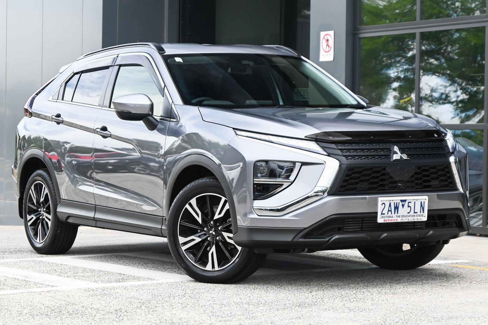 Mitsubishi Eclipse Cross image 1