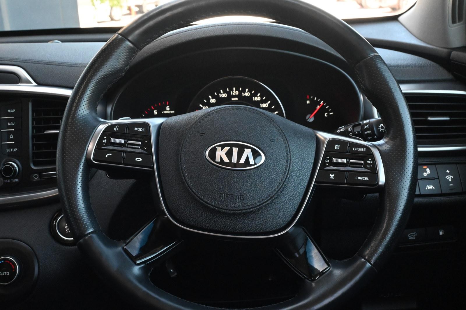 Kia Sorento image 4