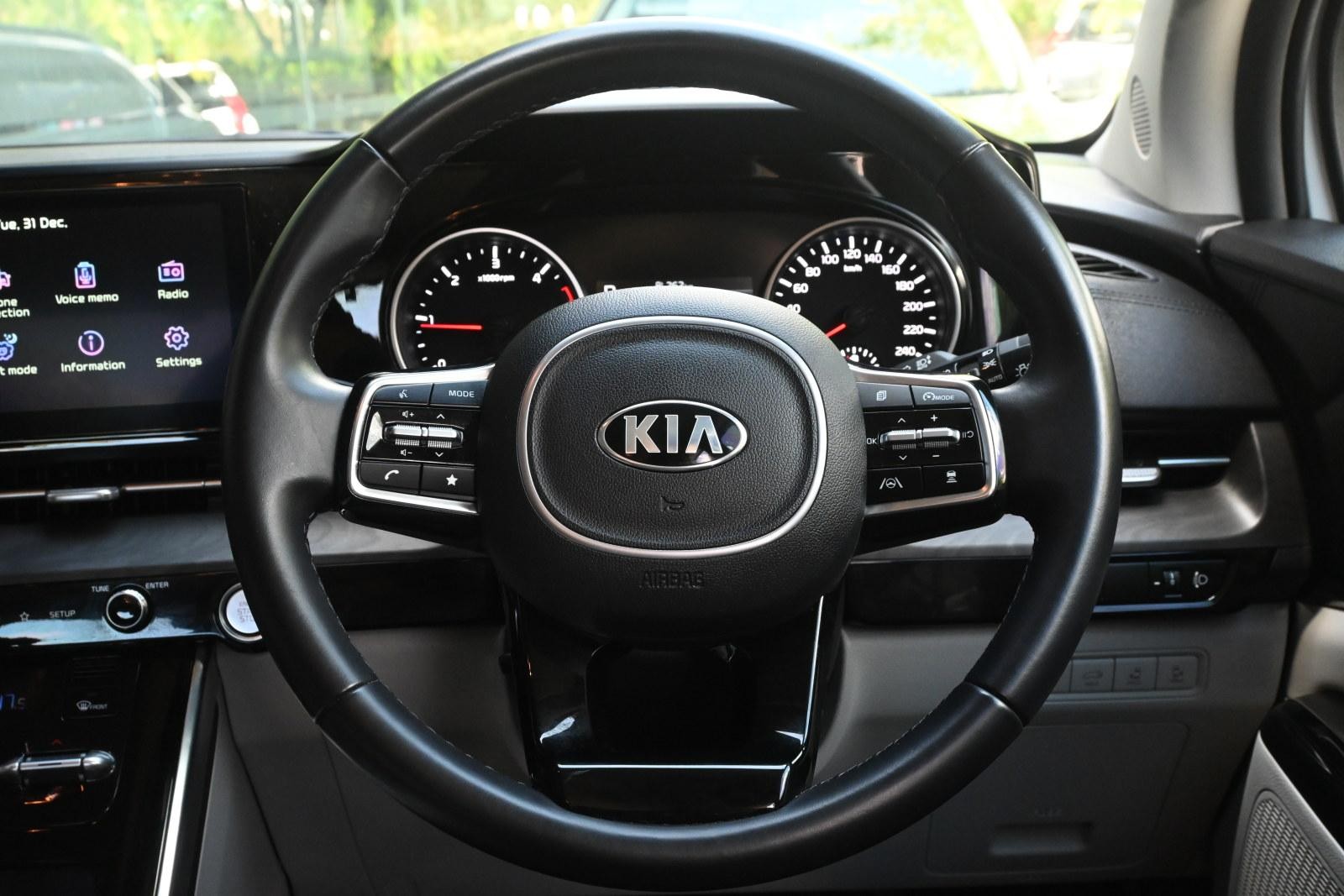 Kia Carnival image 4