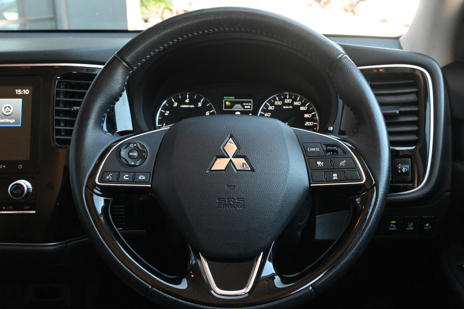 Mitsubishi Outlander image 4