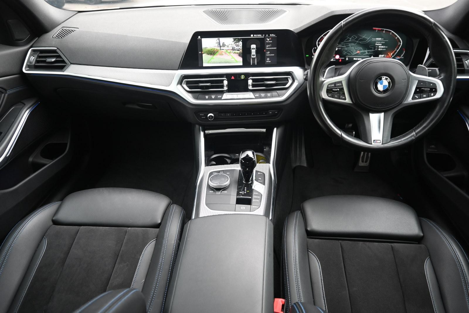 BMW 3 Series image 3