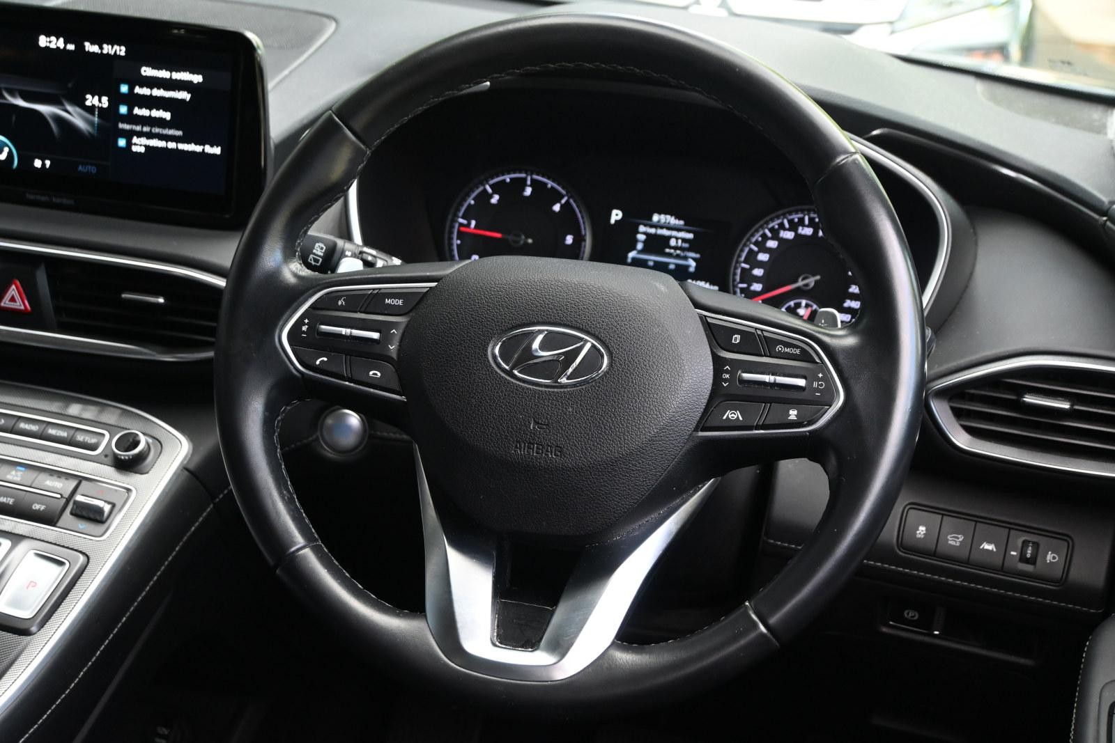 Hyundai Santa Fe image 4