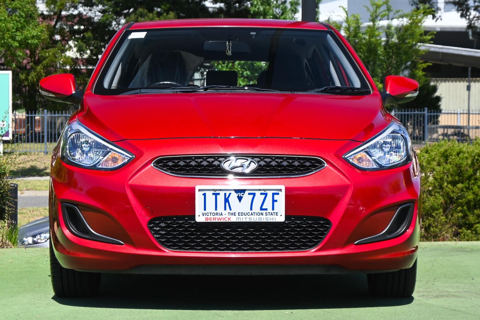 Hyundai Accent image 2