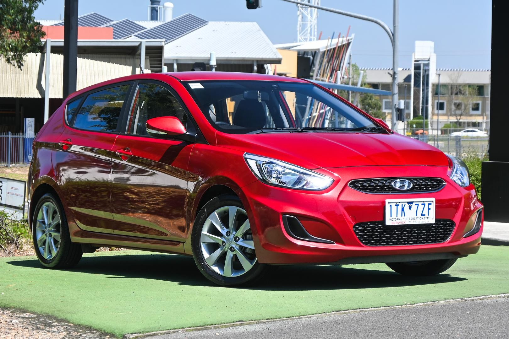 Hyundai Accent image 1