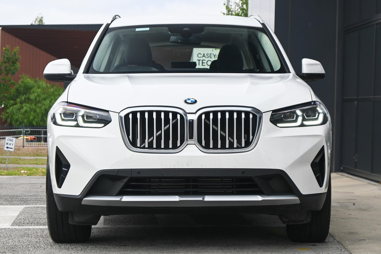 BMW X3 image 2