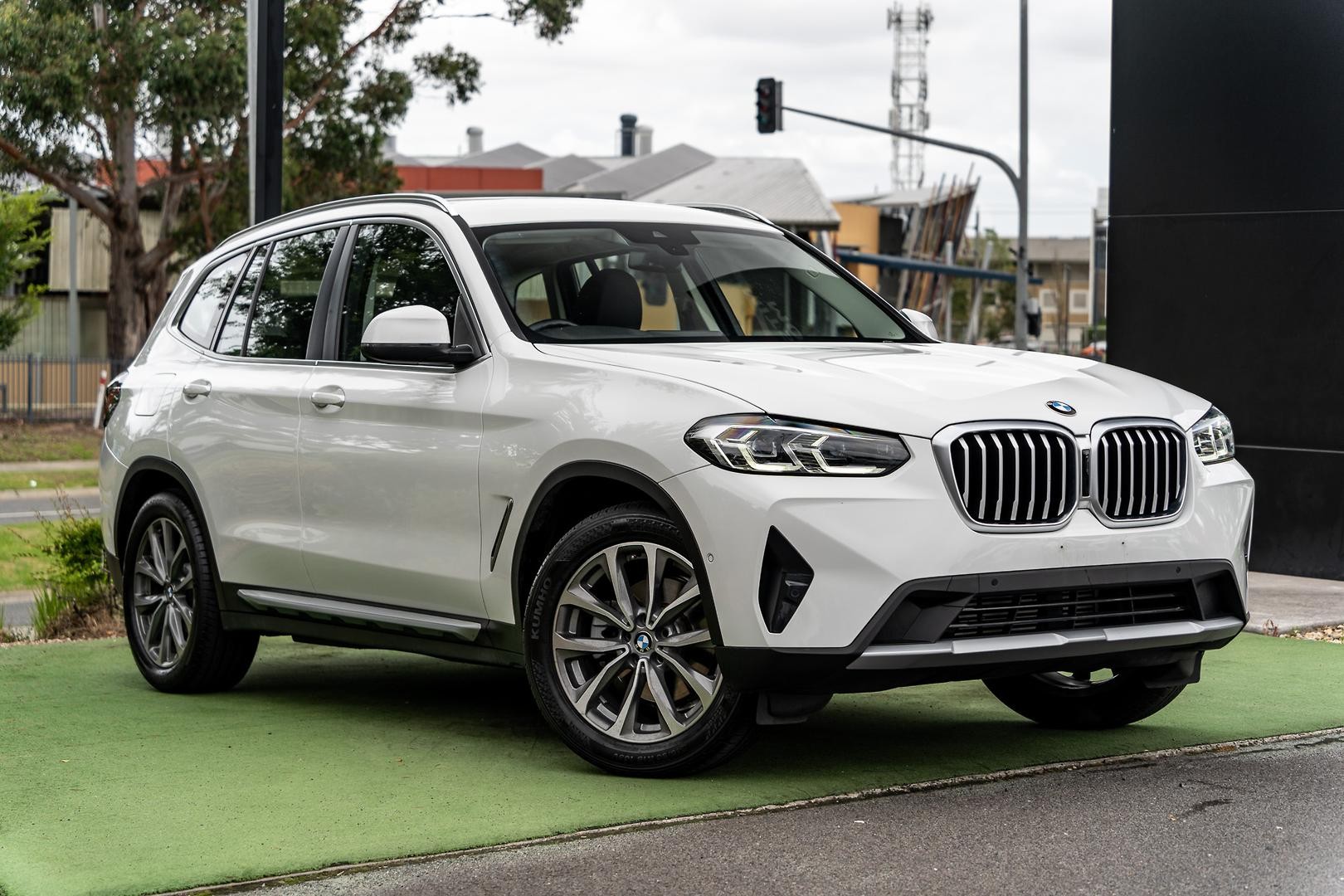 BMW X3 image 1