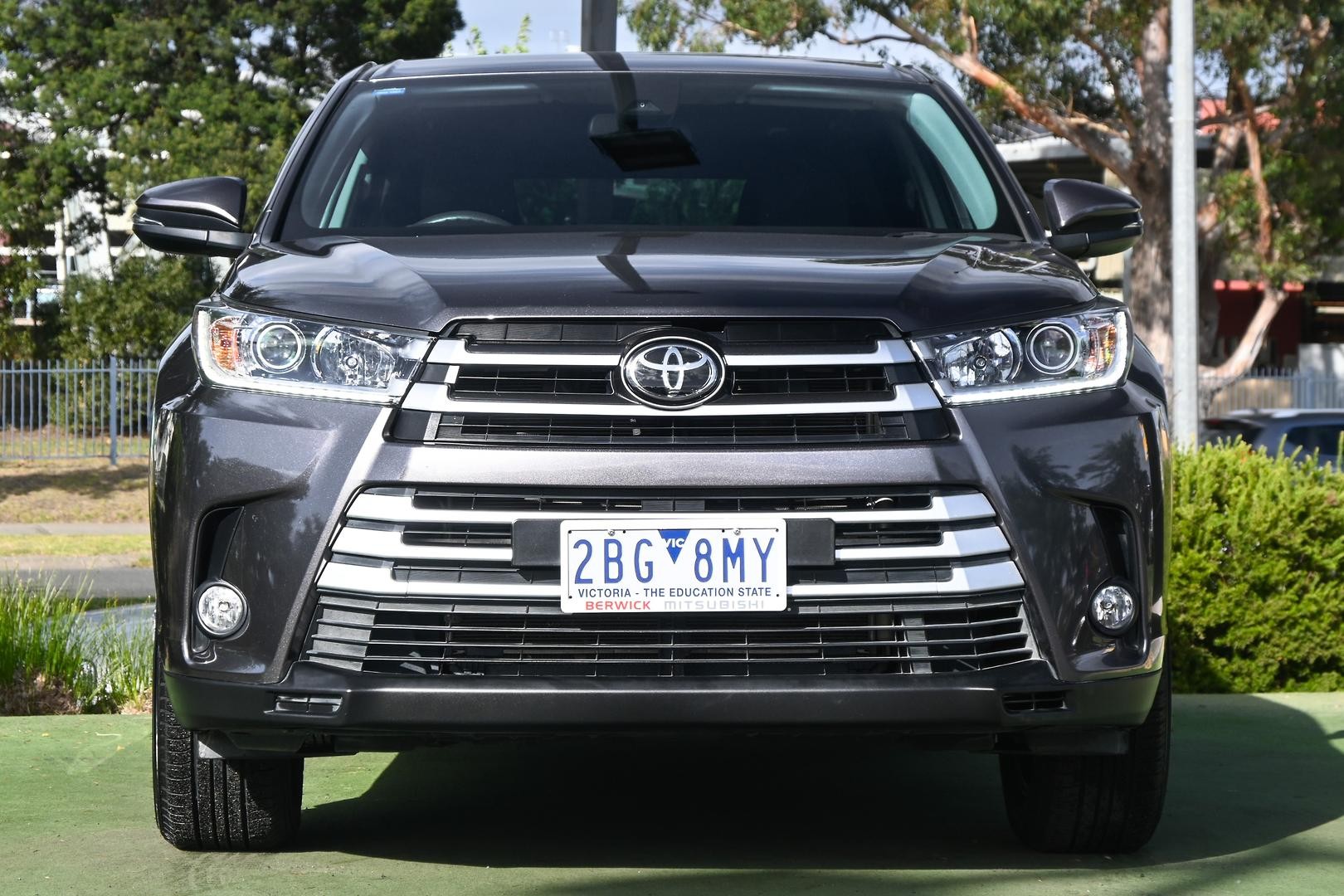 Toyota Kluger image 2