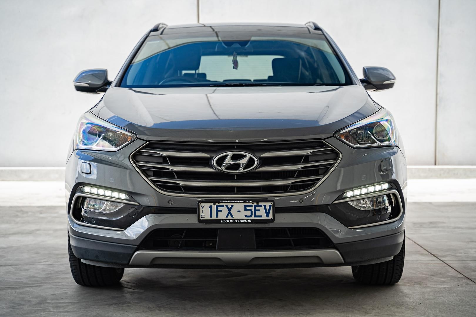 Hyundai Santa Fe image 2