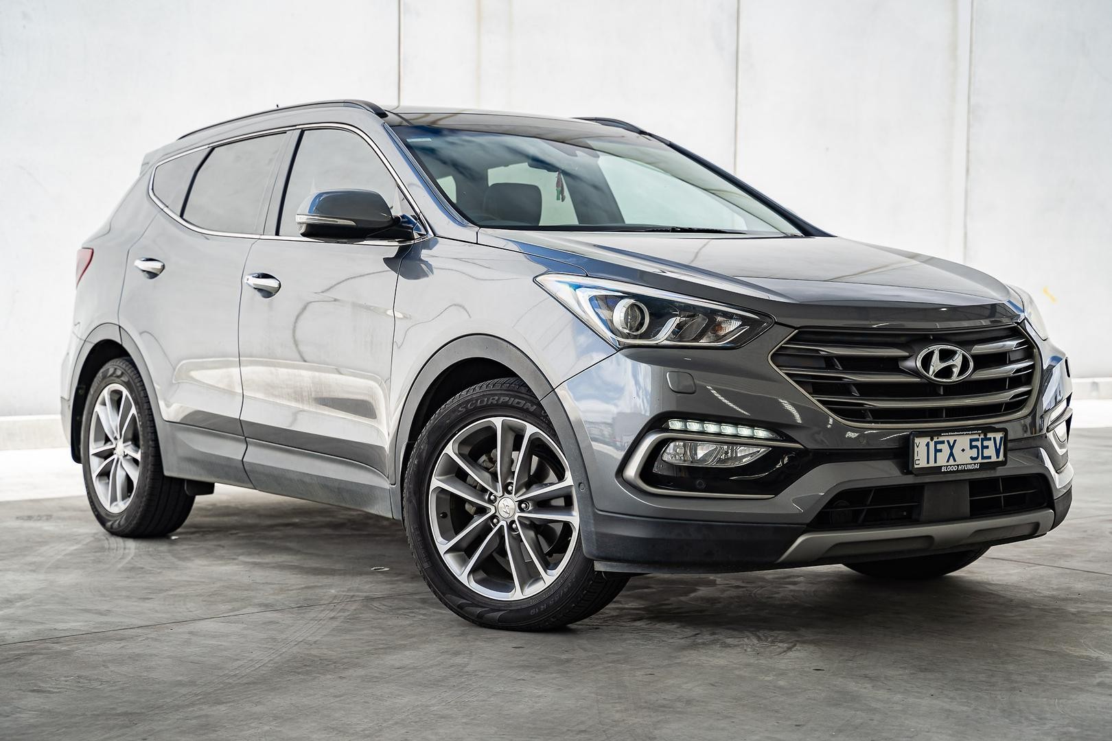 Hyundai Santa Fe image 1