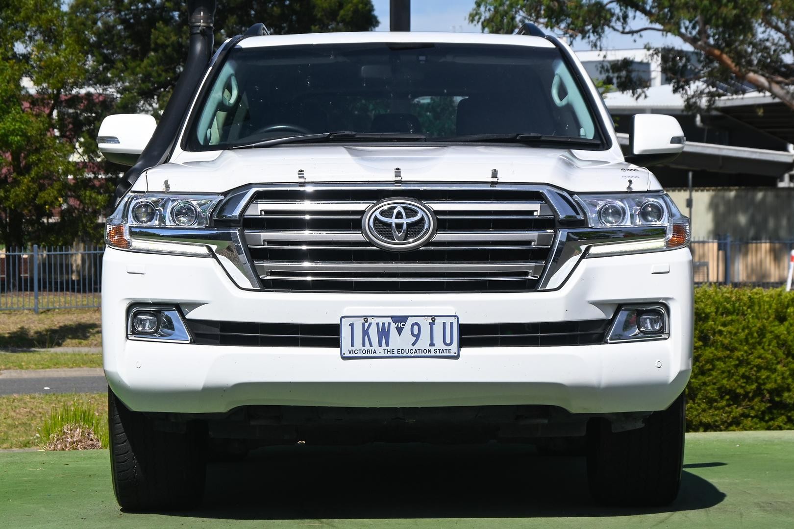 Toyota Landcruiser image 2