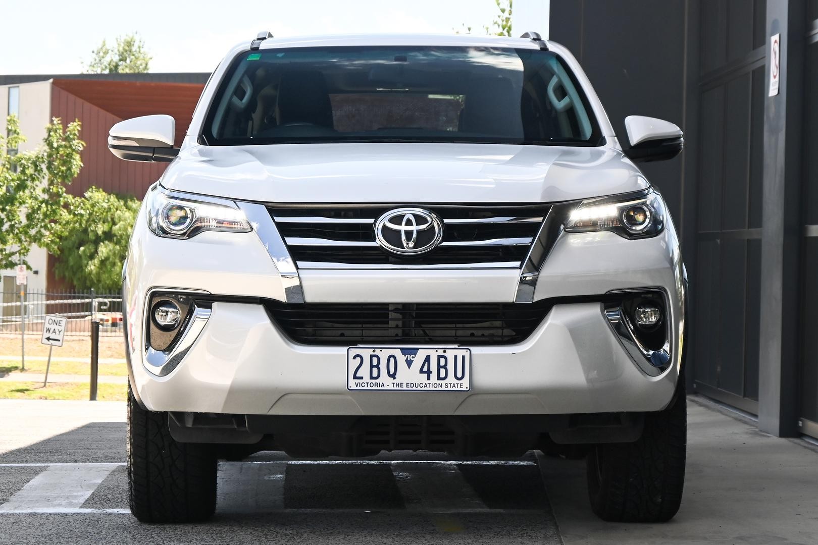 Toyota Fortuner image 2