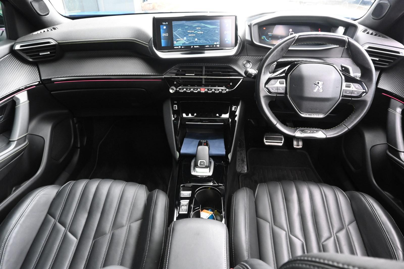 Peugeot 2008 image 3