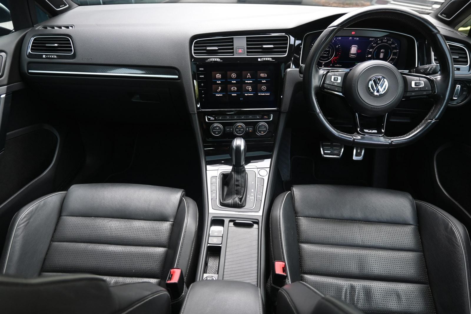 Volkswagen Golf image 3