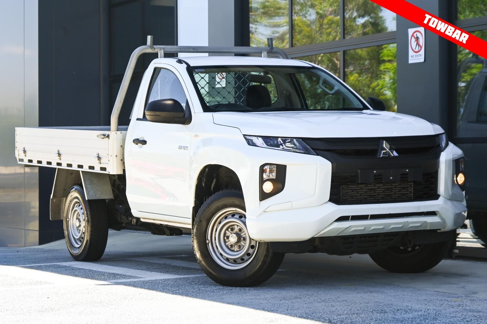 Mitsubishi Triton image 1