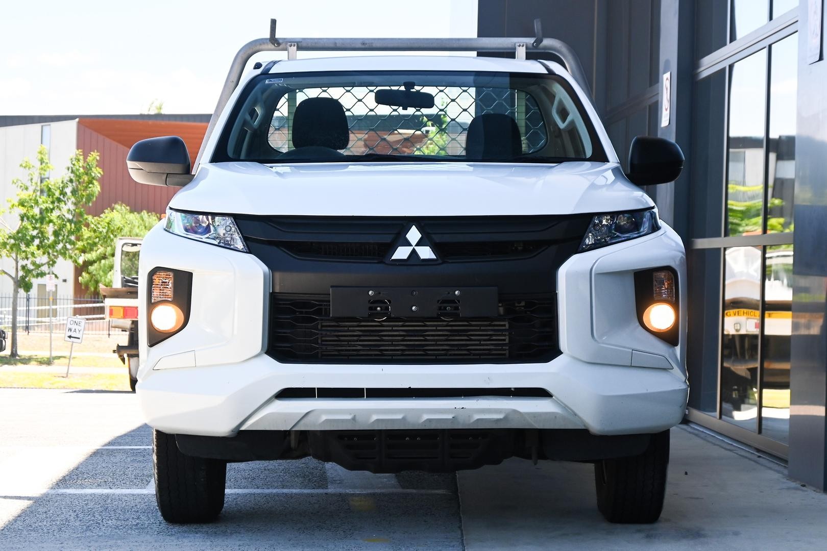 Mitsubishi Triton image 2