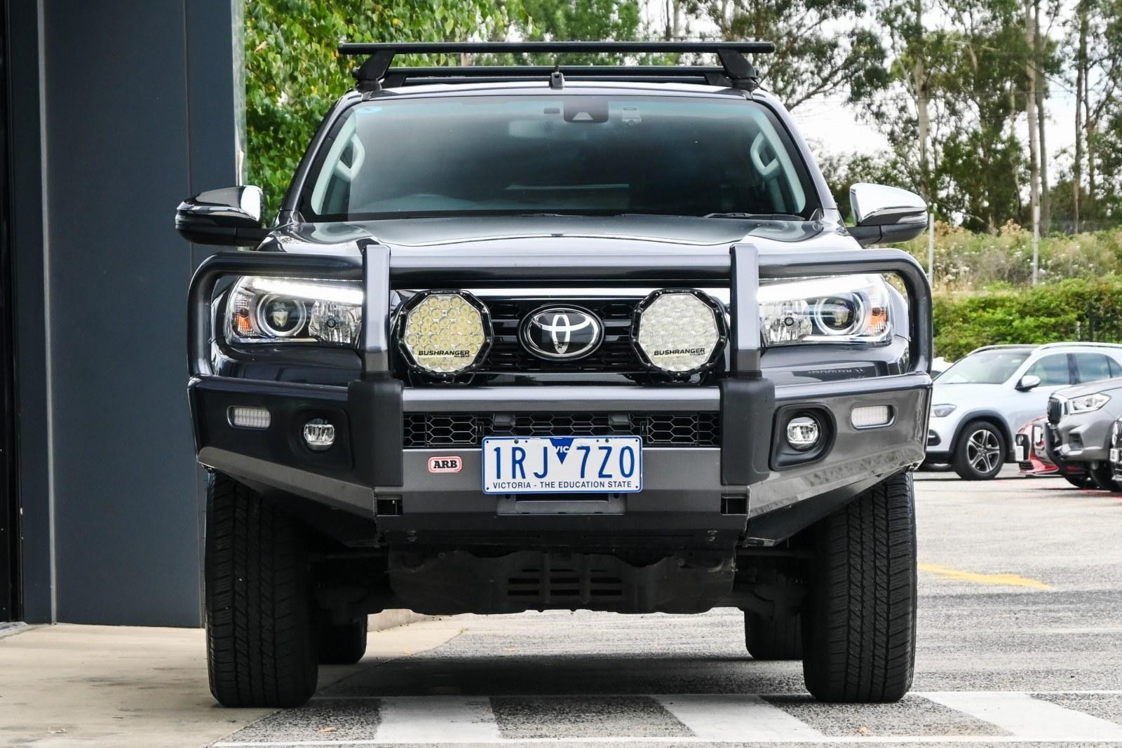 Toyota Hilux image 2