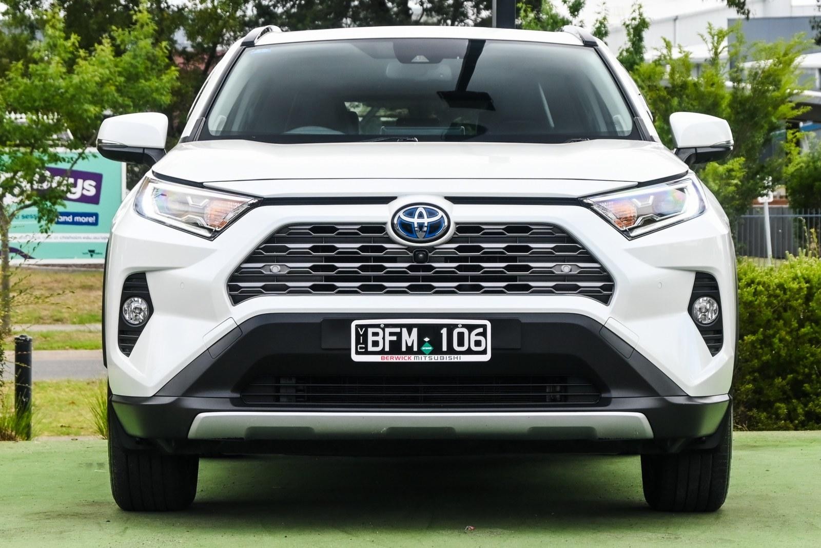 Toyota Rav4 image 2