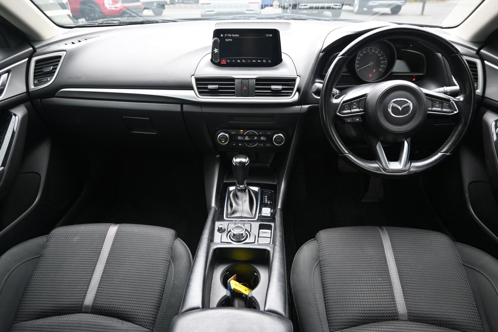 Mazda 3 image 3