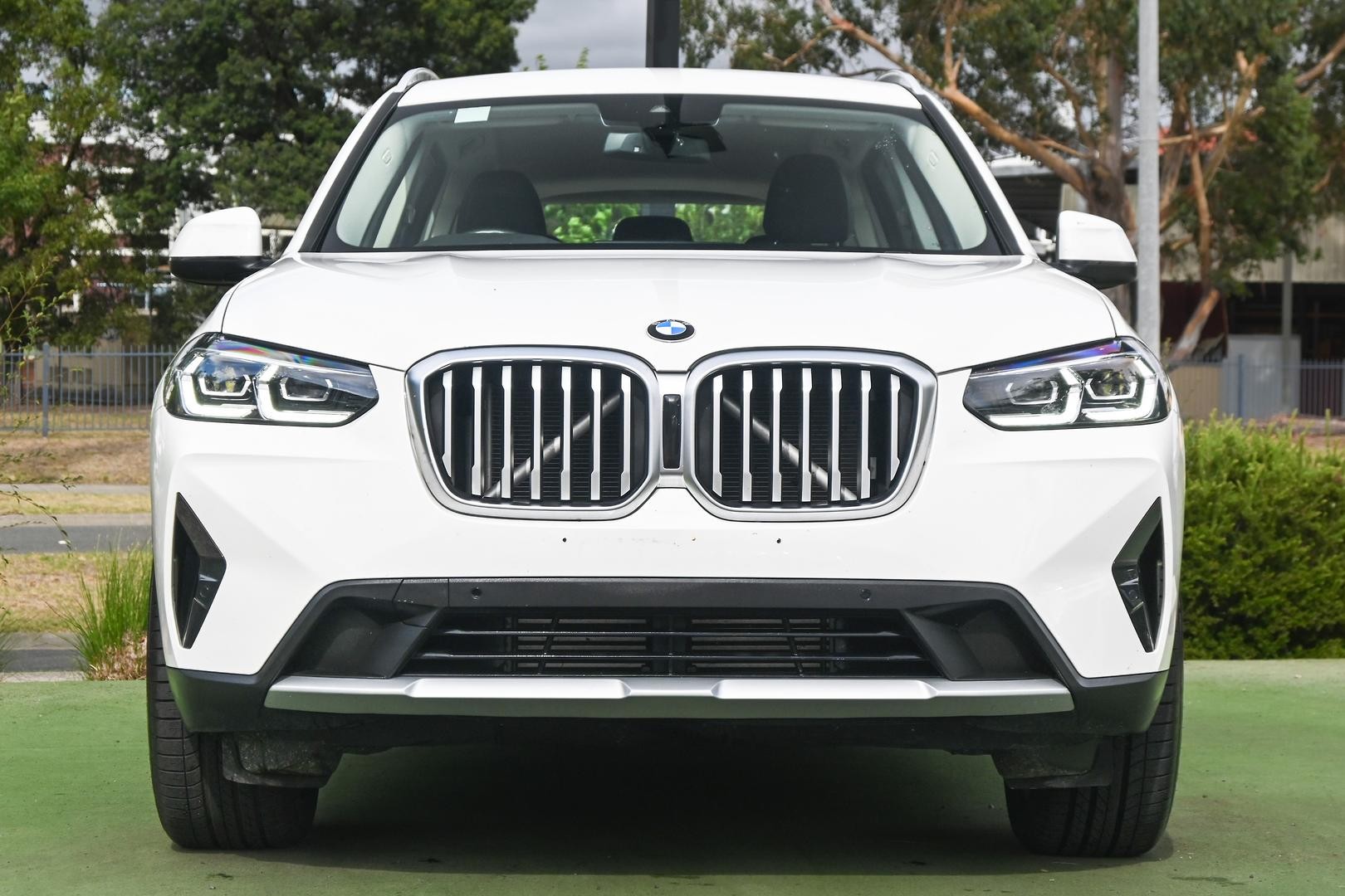 BMW X3 image 2