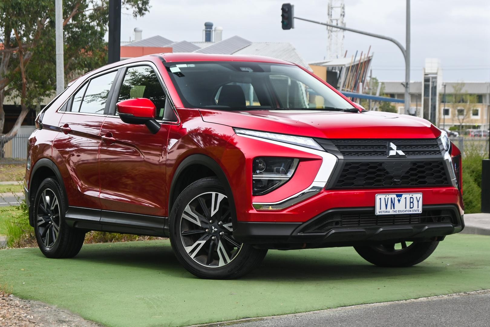 Mitsubishi Eclipse Cross image 1