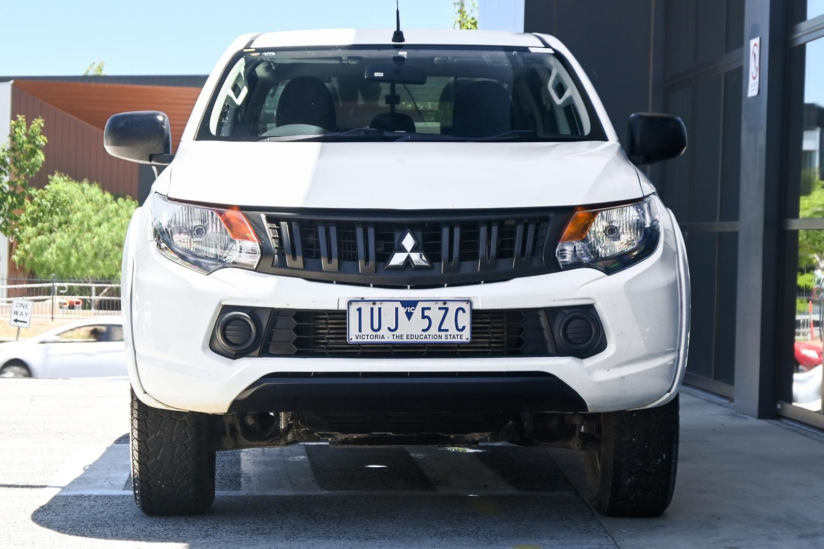 Mitsubishi Triton image 2